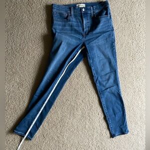 Madewell 9" Mid-Rise Roadtripper Supersoft Skinny Jeans in Hastings Wash, Sz27